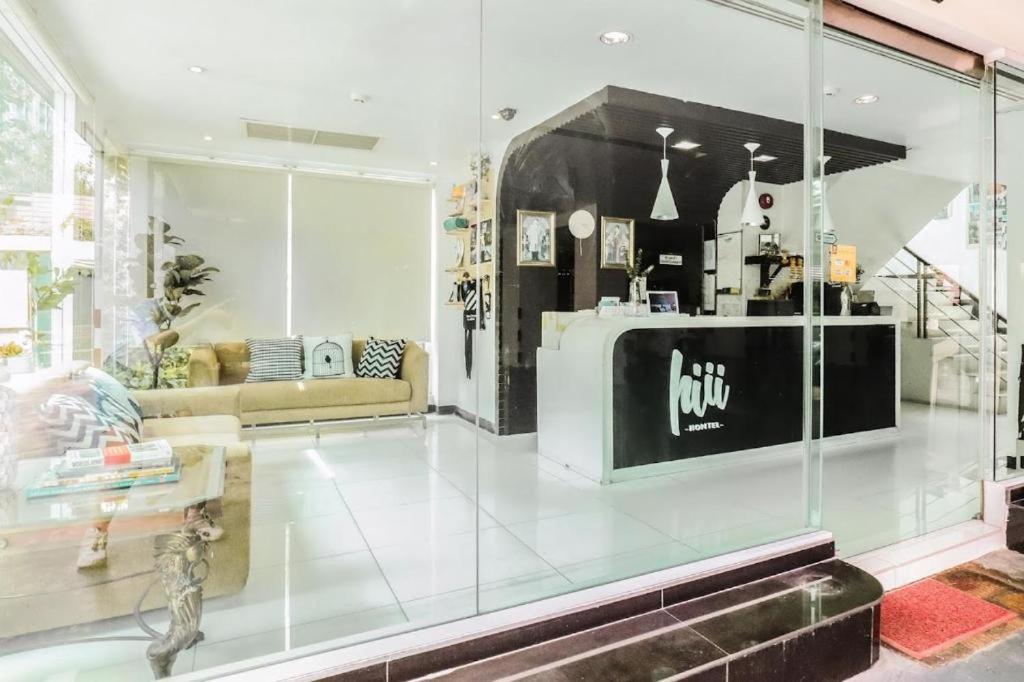 Go Inn Thonglor 23 โกอินน์ ทองหล่อ 23 X Bangkok Buitenkant foto